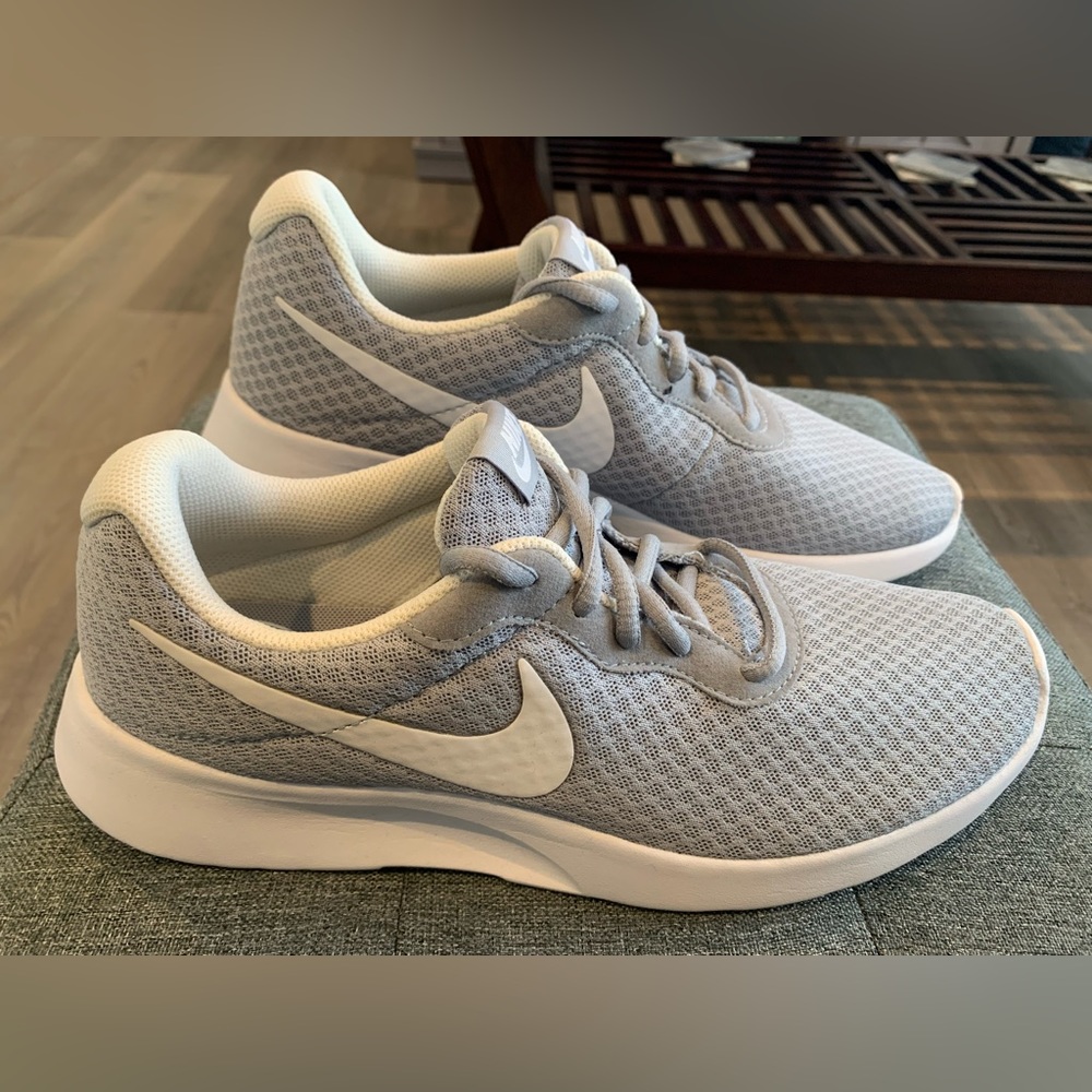 Nike Women’s Tanjun Sneakers - Brand New - Gray Grey - Size 10 Women’s